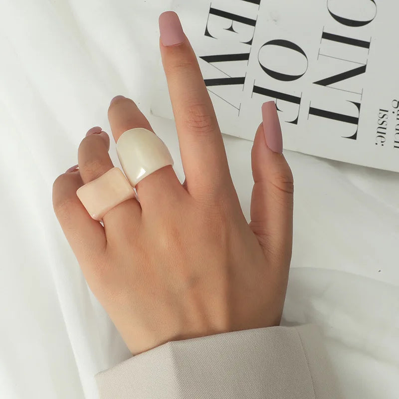 Women's Fashion Rings vintage acrylic resin ring set with Korean geometric design