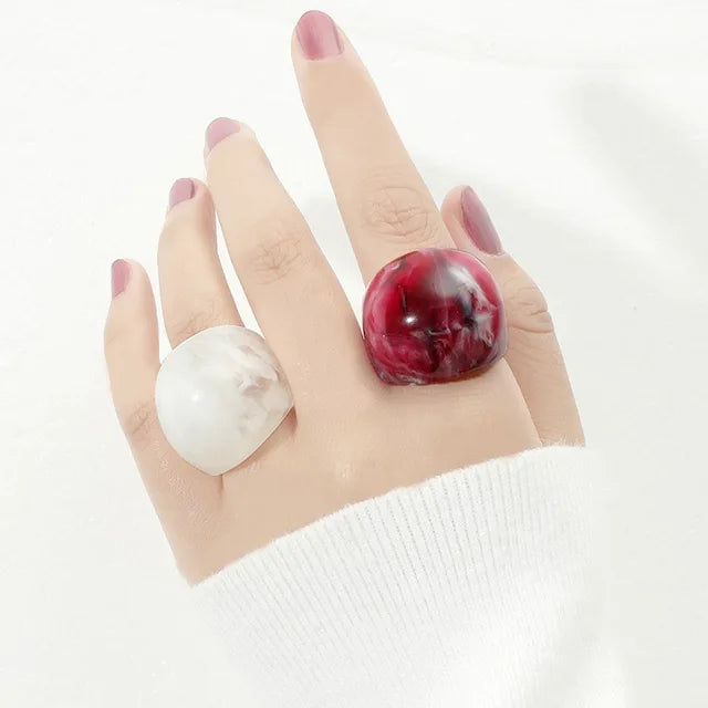 Women's Fashion Rings - Vintage Acrylic Resin Ring Set